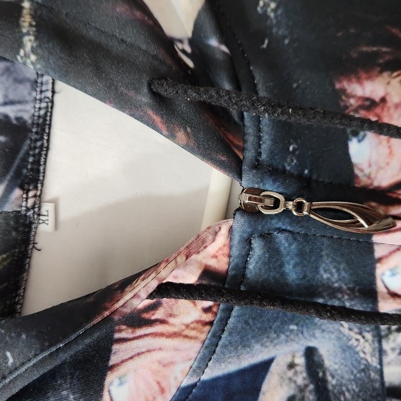 Horror Sweater - Picture 4 of 7